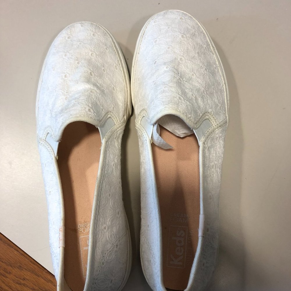 KEDS WHITE LACE SNEAKERS